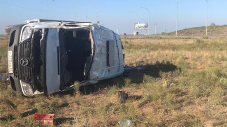 В Астраханской области в ДТП погиб водитель и пострадало 8 человек