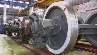 На Астраханском тепловозоремонтном заводе начали ремонтировать колёсные пары для локомотивов