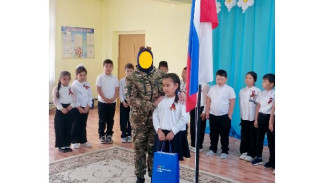 В Астраханской области участница СВО навестила школьницу - автора письма