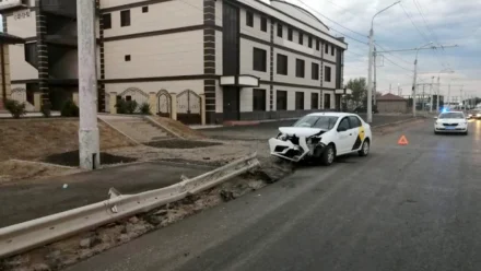 В Астрахани на Аэропортовском шоссе в ДТП погиб таксист