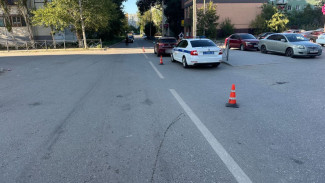 В Астрахани в ДТП пострадал юный самокатчик