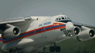 В Астраханской области самолет МЧС России тушит очередной пожар