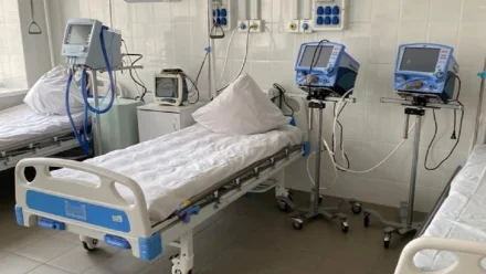 В Астрахани коечный фонд в ковидных госпиталях сократился на 100 мест