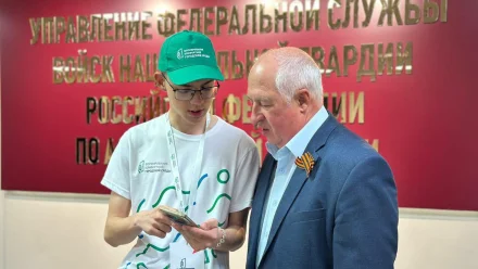 Астраханские волонтёры помогают жителям региона в голосовании за объекты благоустройства