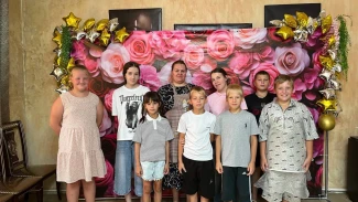 Юных астраханцев, детей участников СВО, научили готовить пиццу