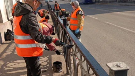 В Астрахани продолжается масштабная весенняя уборка