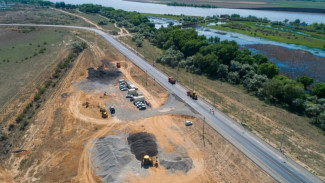 В Астраханской области обновляют участок дороги, проходящий через 2 села