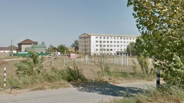 В отдалённом посёлке Астрахани обновят дорогу и спортплощадку