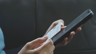 Астраханцев предупреждают о штрафах за авторизацию через Apple ID и Google