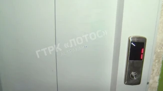 В Астрахани в многоэтажке упал лифт с людьми