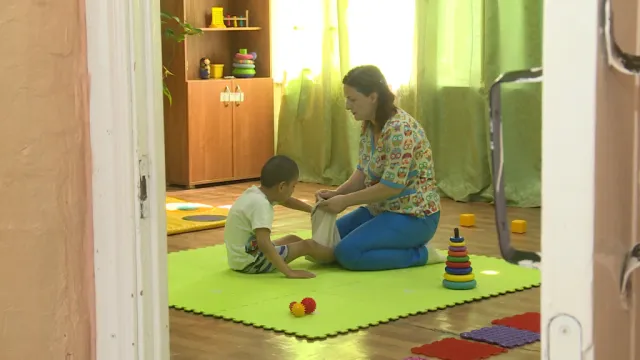 В четырёх районах Астраханской области проводят занятия для особенных детей