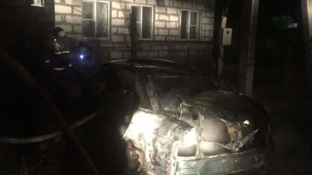 В Астрахани мужчина получил ожоги при загорании автомобиля