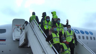 Максим Мурзин исполнил новогодние желания 4-х юных астраханцев 