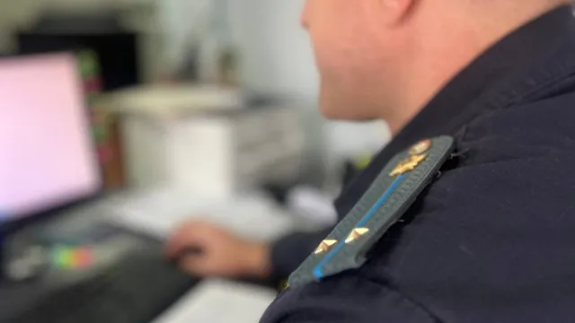  Астраханский моряк не смог отправиться за границу из-за долгов 