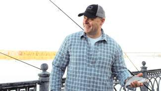 В Астрахани губернатор поймал крупную рыбу на фестивале “Вобла 2020”