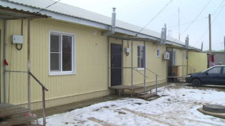 Под Астраханью многодетную семью несколько раз переселяли из аварийных домов