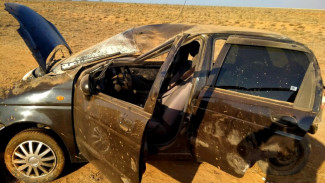 Астраханка перевернулась на машине и попала в больницу Калмыкии