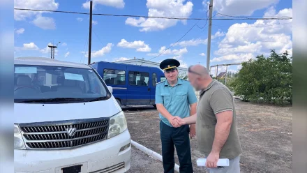 Астраханские таможенники передали 5 минивэнов в зону СВО