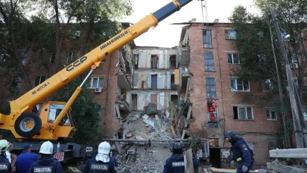 В Астрахани ввели режим ЧС из-за частичного разрушения дома