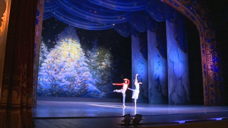 Семьи астраханских бойцов СВО посетили балет «Щелкунчик»