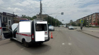 В Астрахани произошло ДТП с участием автомобиля скорой помощи