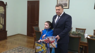 Глава Астрахани и министр здравоохранения региона исполнили мечты детей