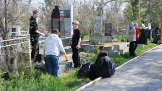 В Астрахани привели в порядок около 800 захоронений на кладбищах