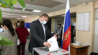 В Астрахани Игорь Бабушкин проголосовал на выборах депутатов в федеральную и областную Думы