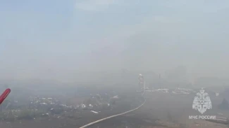 В Ленинском районе Астрахани загорелся жилой дом