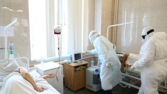 Астраханские врачи рассказали о вакцинации и работе в “красной зоне” 