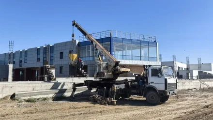 Вице-губернатор проинспектировал строительство центра водных и гребных видов спорта под Астраханью