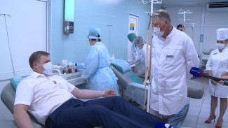 Губернатор Астраханской области Игорь Бабушкин стал донором крови