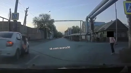 На пешеходном переходе в Астрахани водитель сбил 10-летнюю девочку