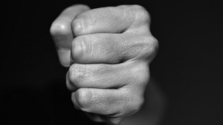 В астраханском кафе пьяный мужчина ударил полицейского 