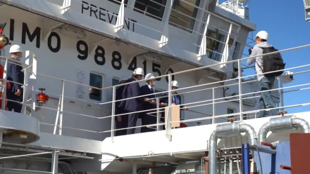 В Астрахани круизный лайнер "Пётр Великий" готовят к ходовым испытаниям