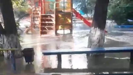 В Астрахани в 43 домах отключили воду из-за аварии на улице Жилой