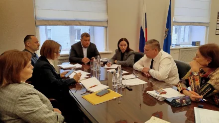 Вице-губернатор Денис Афанасьев ответил на вопросы астраханцев