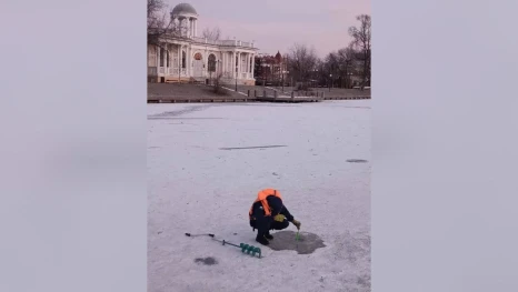 В Астрахани спасатели напоминают о крайней опасности выхода на лёд
