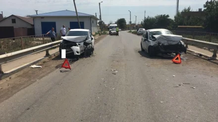 В Астрахани в ДТП пострадали три человека