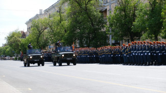 В Астрахани прошло торжественное построение войск в честь Дня Победы
