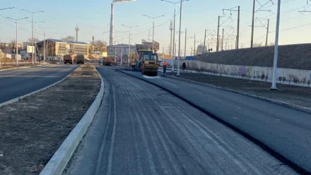 В Астрахани на улице Бориса Алексеева почти на 60% уложен новый асфальт