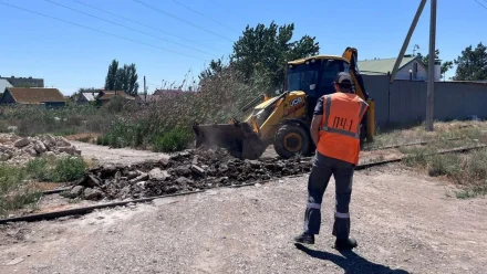 В Астрахани закрыли 5 незаконных железнодорожных переездов