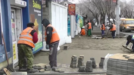 Улицу Анри Барбюса в Астрахани отремонтировали уже на 90%