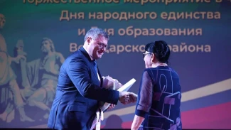 Игорь Бабушкин поздравил жителей Володарского района с двойным праздником