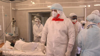 Специалисты Минздрава России посетили ковидный госпиталь в Астрахани