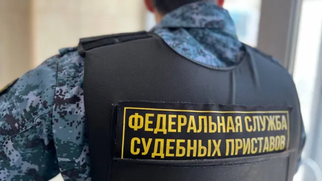 Более 150 тысяч астраханцев не могут выехать за пределы страны