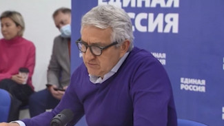 Леонид Огуль провёл личный приём граждан по вопросам здравоохранения 