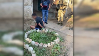 В Астраханской области задержали группу молодых вымогателей