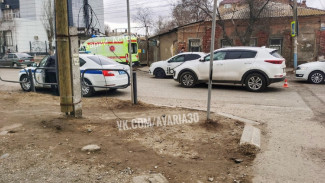 На пересечении улиц Бакинской и Кирова в Астрахани сбили женщину с ребёнком