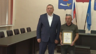 Спикер астраханской Облдумы наградил лучших работников сельского хозяйства